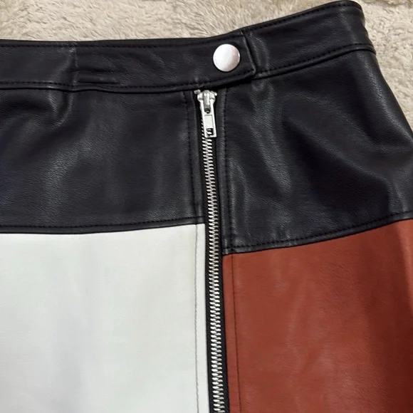 NWT Colorblock Mod PLeather Skirt - Picture 2 of 9
